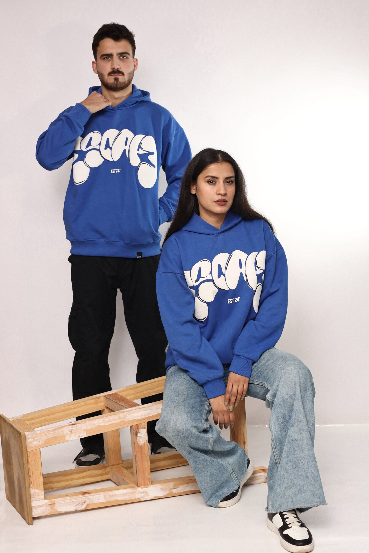 ESCAPE GRAFFITI - OVERSIZED HOODIE