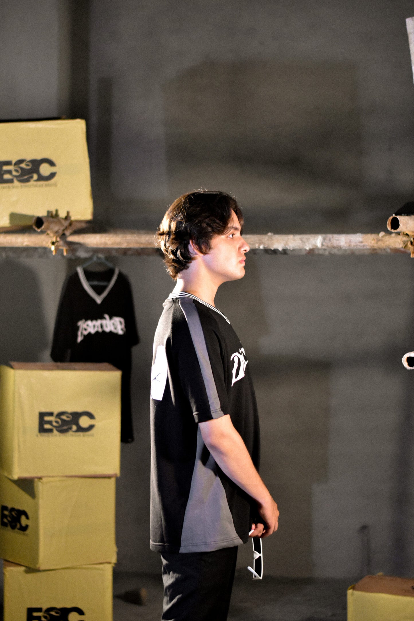 DISORDER-OVERSIZED TEE SHIRT